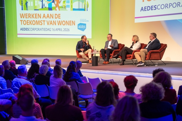 Eventfotograaf tijdens Aedes Corporatiedag in congreslocatie NBC in Nieuwegein