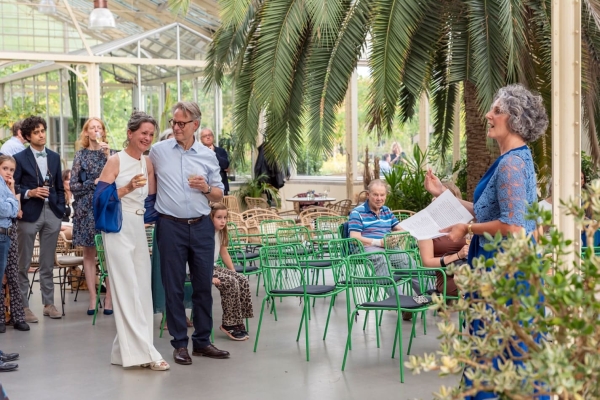 Trouwfotograaf tijdens de bruiloft van José & Rob in trouwlocatie De Wintertuin te Baarn