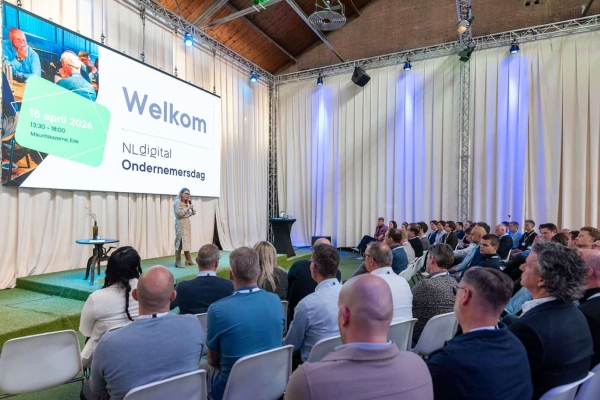 Eventfotograaf tijdens de NLdigital Ondernemersdag in De Mauritskazerne in Ede
